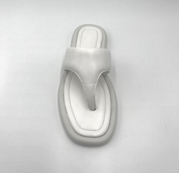 LS8459 LADIES WHITE PADDED TOE POST SLIPPER