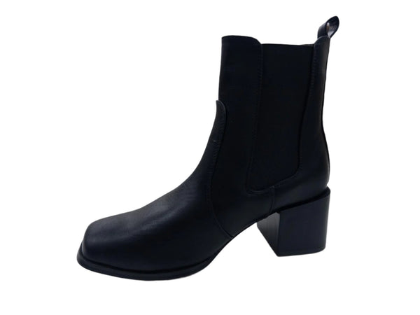 LS3191 LADIES BLACK PU SQUARE HEEL ELASTIC FEATURE BOOT