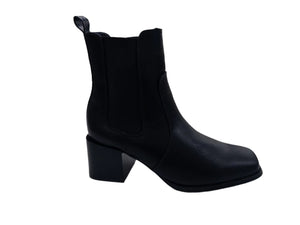 LS3191 LADIES BLACK PU SQUARE HEEL ELASTIC FEATURE BOOT