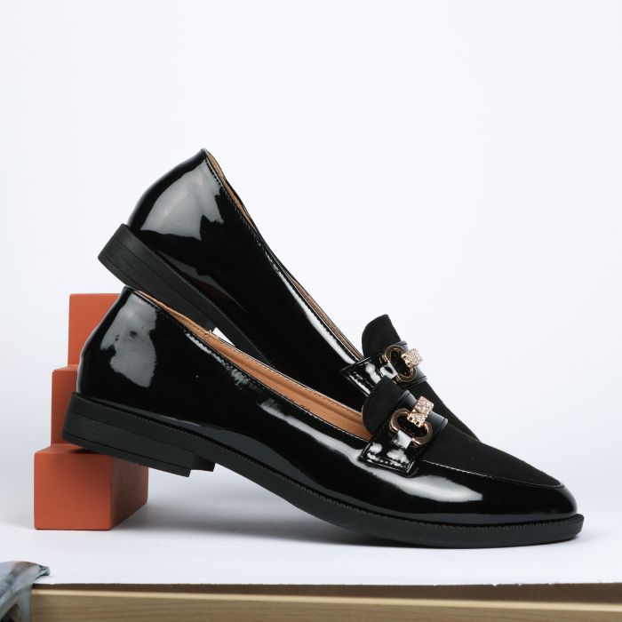 LP7037 LADIES BLACK PAT DIAMANTE TRIM LOAFER