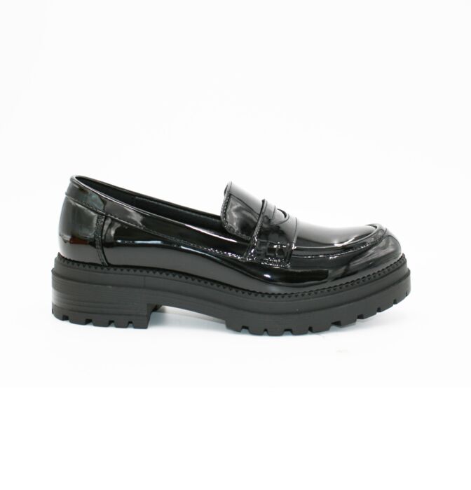 LS8238- LADIES BLACK PATENT CASUAL SHOES