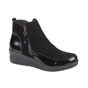 ZARA Ladies wedge ankle boot with zip detail